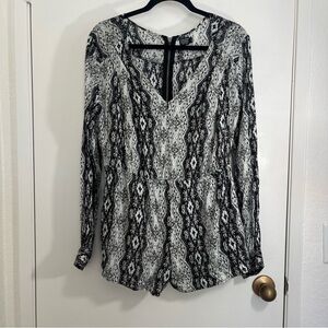 Volcom Black & White Printed Long-Sleeve Romper Lined Zipper Sz Large 14 Spring